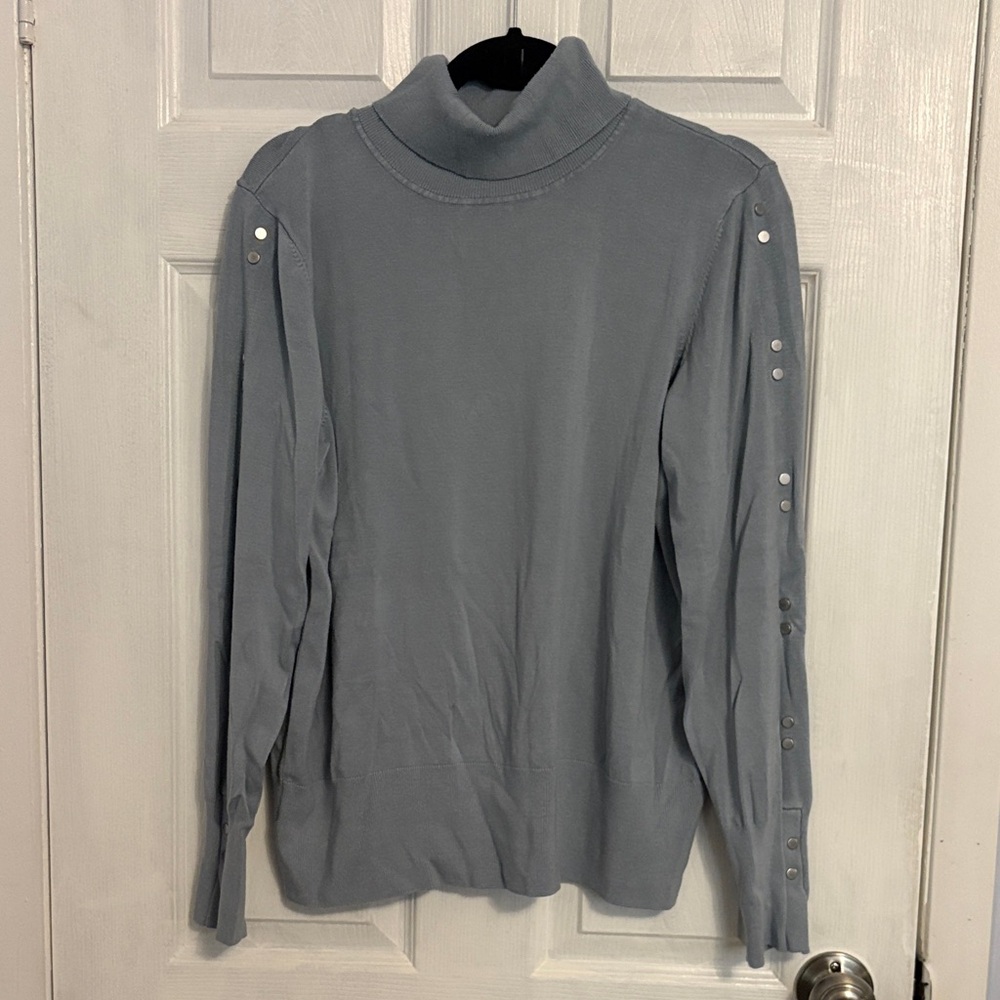 Chic Women's Long Sleeve Turtleneck Top  with Studs - Gray